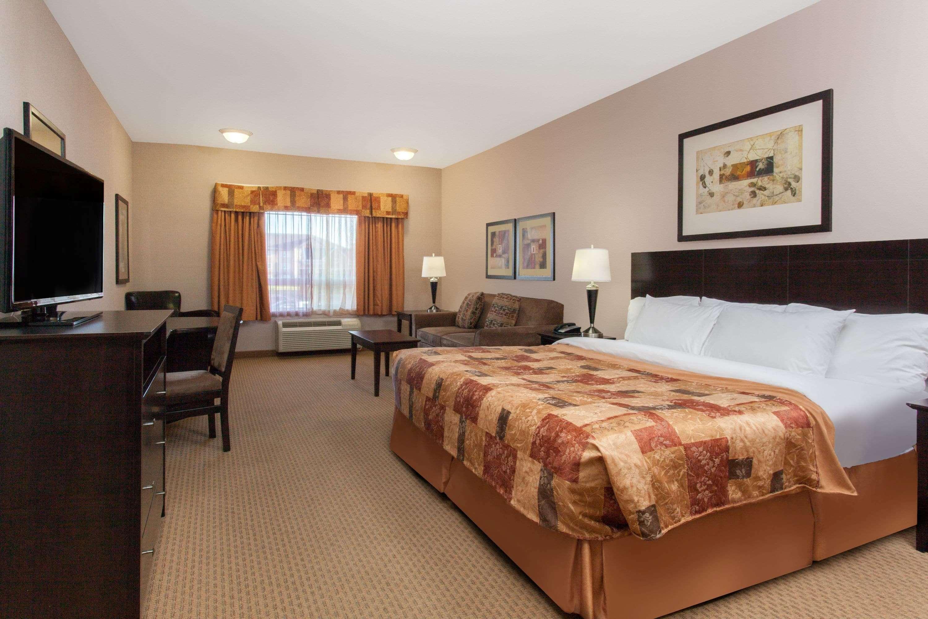 Hotel Ramada By Wyndham Brooks Exterior foto