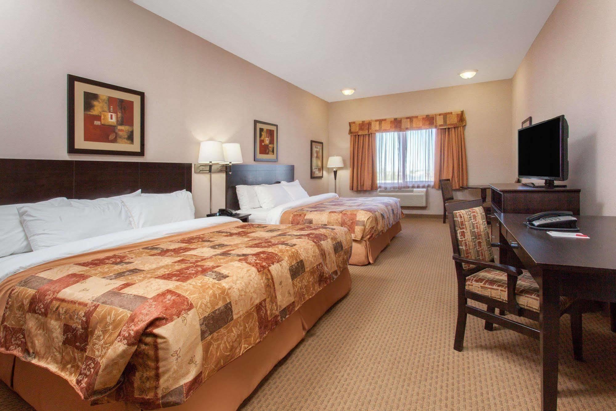 Hotel Ramada By Wyndham Brooks Exterior foto