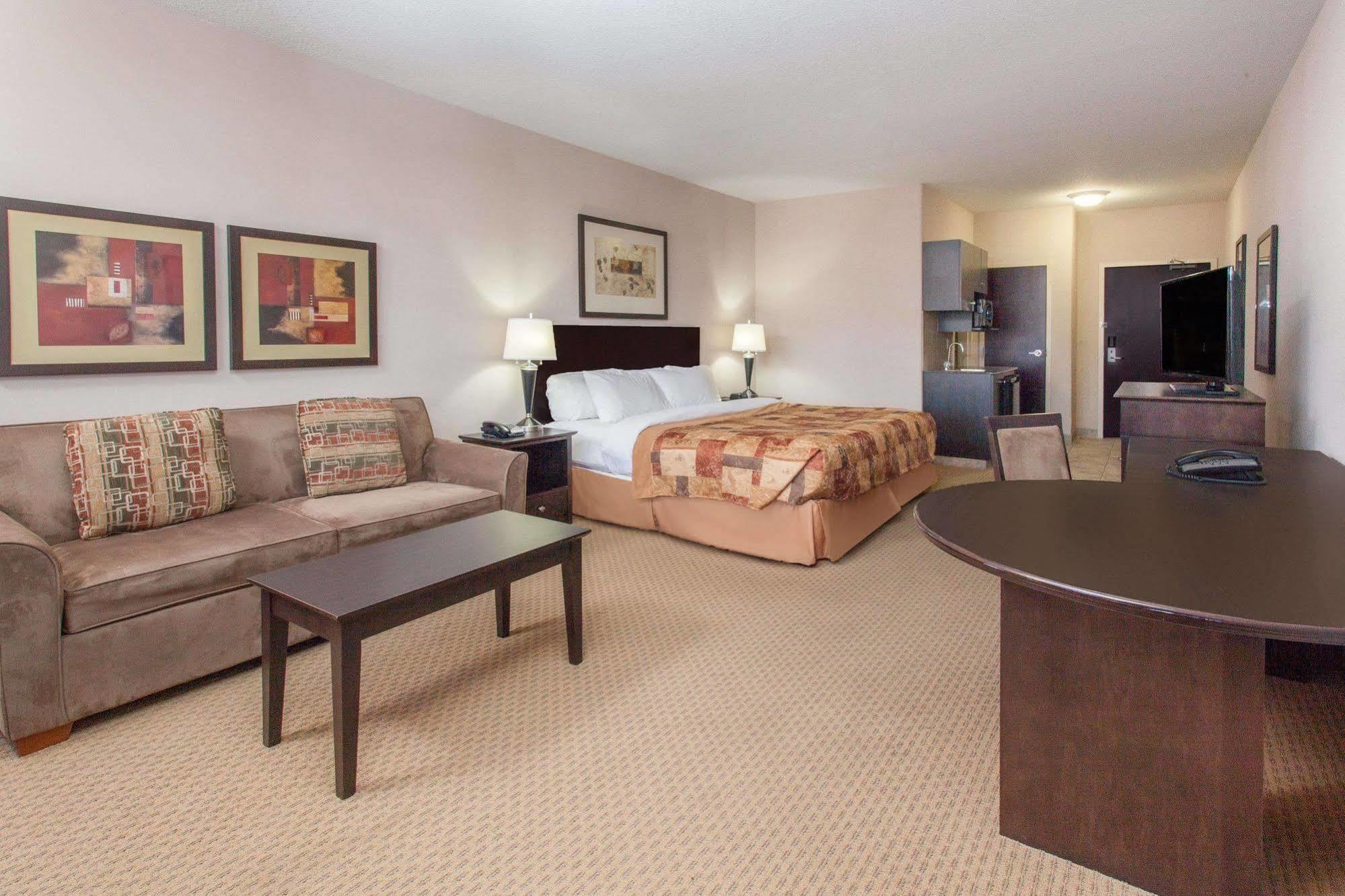 Hotel Ramada By Wyndham Brooks Exterior foto