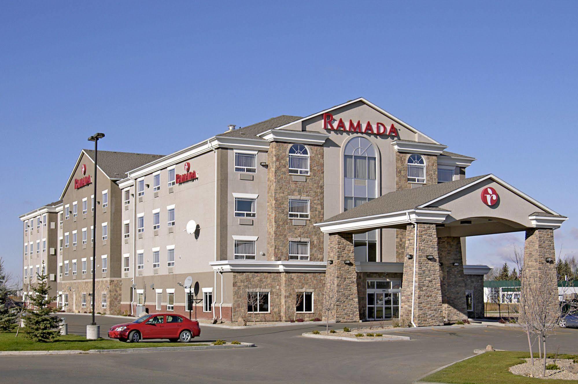 Hotel Ramada By Wyndham Brooks Exterior foto